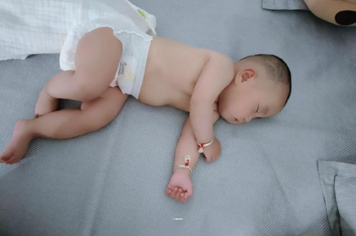 曹县几个月宝宝会抬头